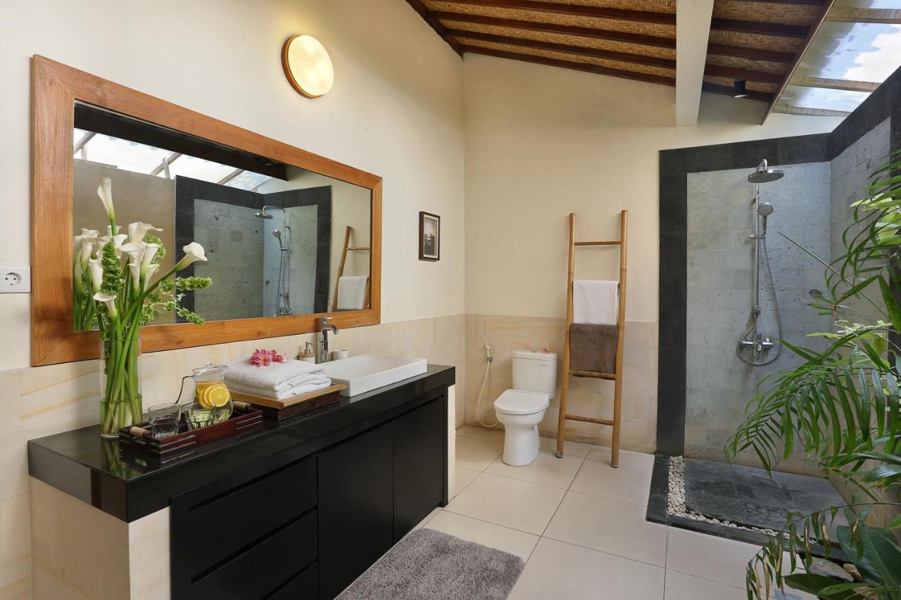 Agni - Newly Renovated Tropical In Peaceful Location A Short Walk From The Of Seminyak (Bali)